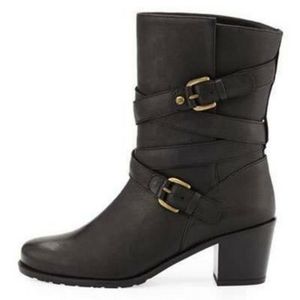 Stuart Weitzman Dallas Buckle Leather Boots Black